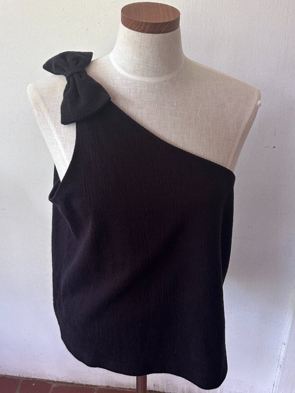 J. Crew One Shoulder Top Womens XL Black Bow Minimalist CBK Feminine Gauze‎